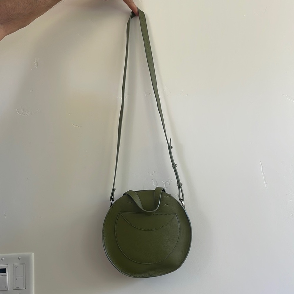 Marloe leather circle bag green